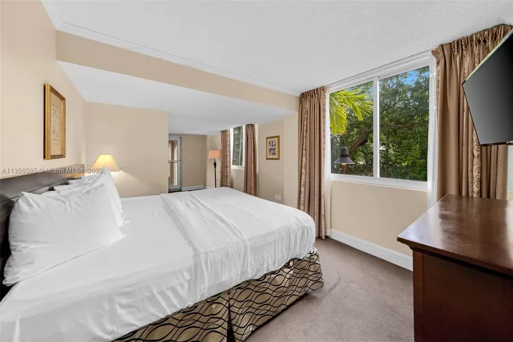 The Mutiny #204 image #8