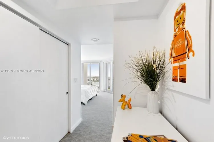 Williams Island 7000 #2203 image #8