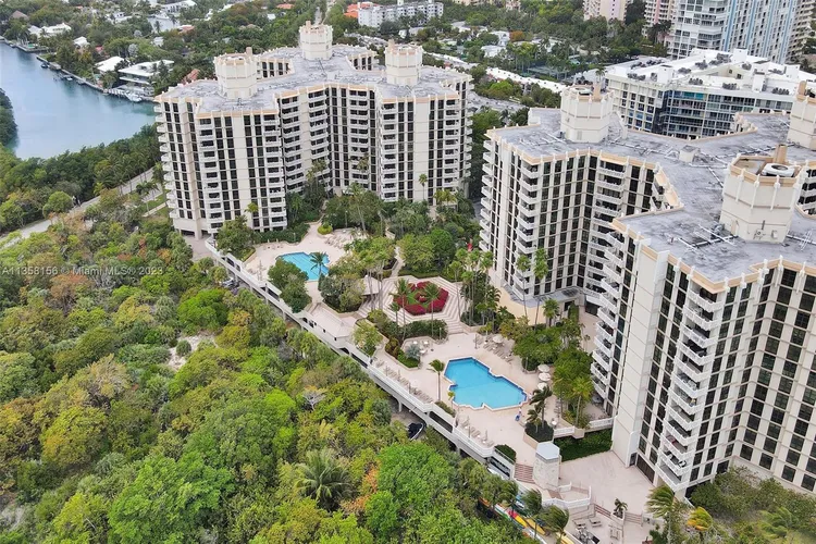 Towers of Key Biscayne #C506 image #21