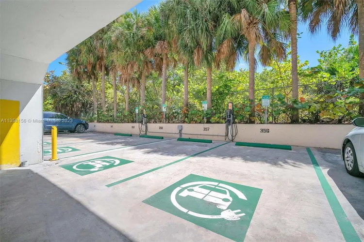 Towers of Key Biscayne #C506 image #24