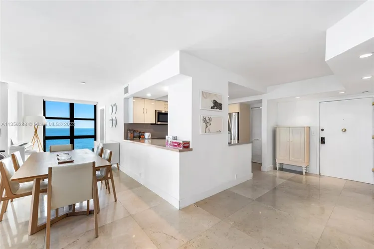 Towers of Key Biscayne #A501 image #11