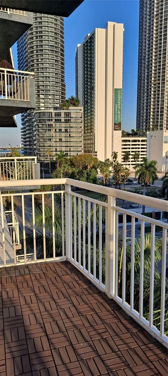 1800 Biscayne Plaza #606 image #13