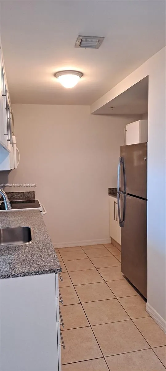 1800 Biscayne Plaza #606 image #7