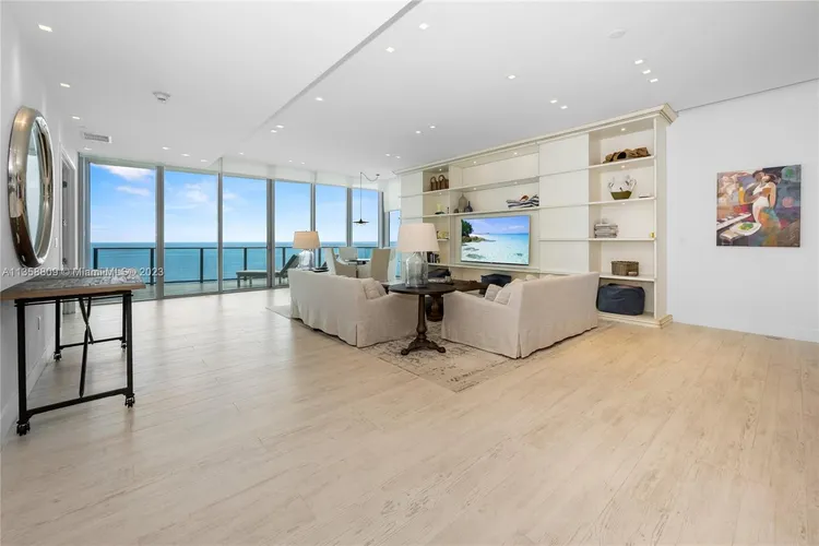Chateau Beach Residences #1201 image #10