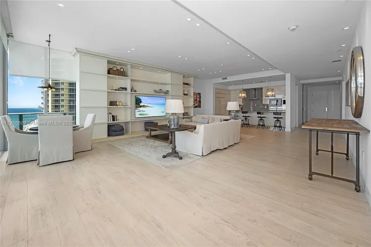 Chateau Beach Residences #1201 image #13