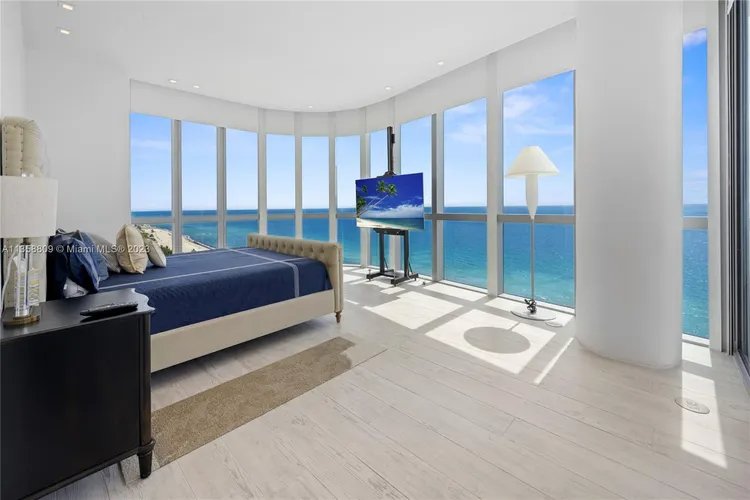 Chateau Beach Residences #1201 image #17