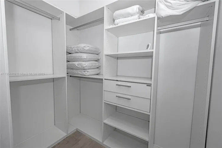 Chateau Beach Residences #1201 image #6