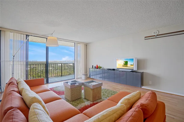 Palm Bay Yacht Club #2308 image #9