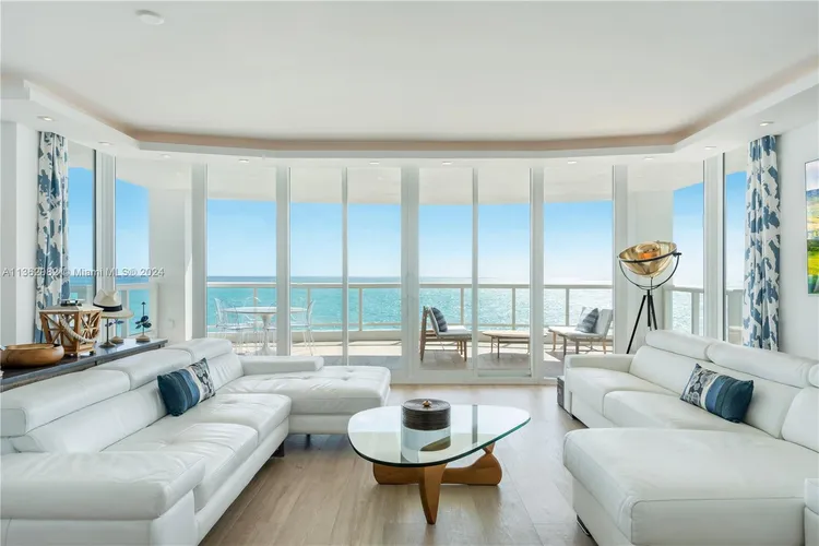 La Tour #803 image #15