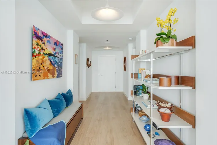 La Tour #803 image #18