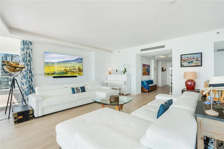 La Tour #803 image #19