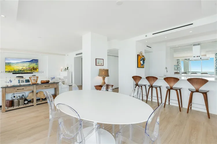 La Tour #803 image #22