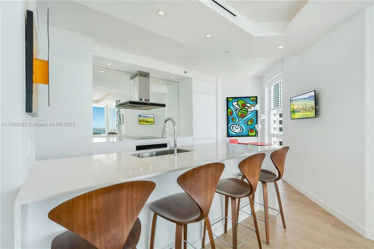 La Tour #803 image #24