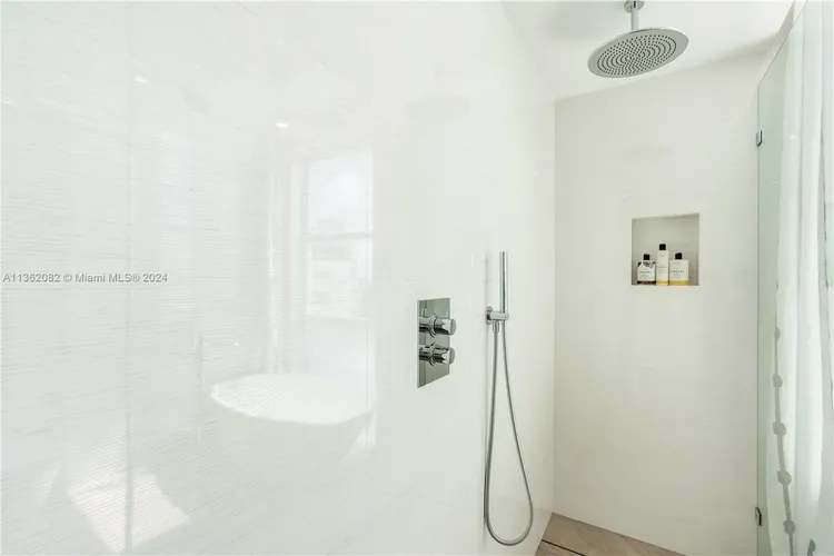 La Tour #803 image #55