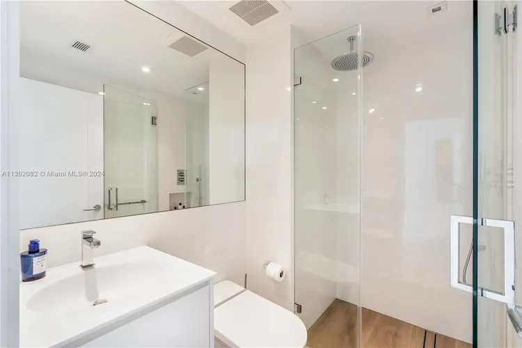 La Tour #803 image #58