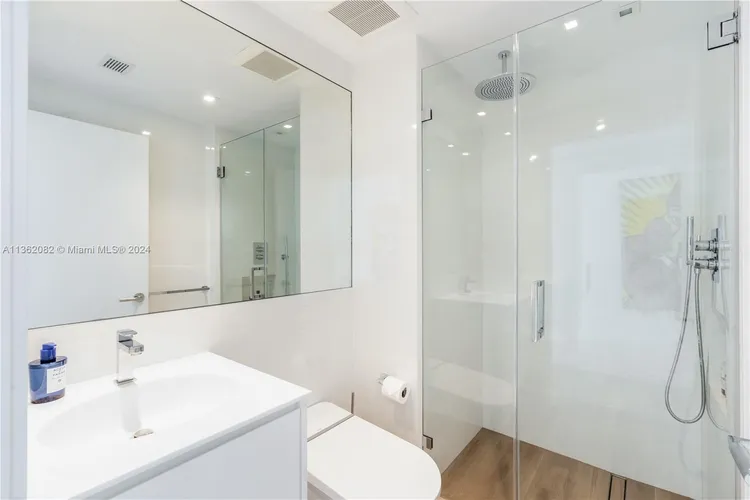 La Tour #803 image #59