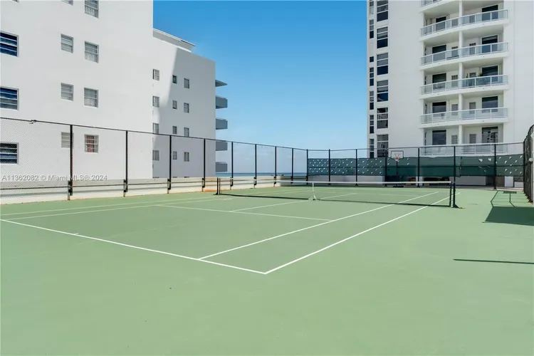 La Tour #803 image #60