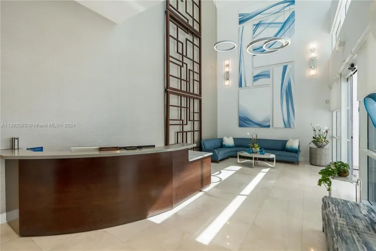 La Tour #803 image #64