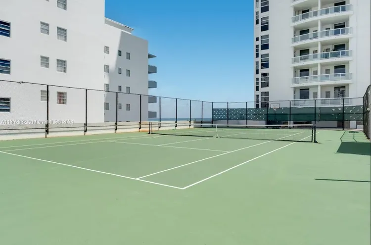 La Tour #803 image #76