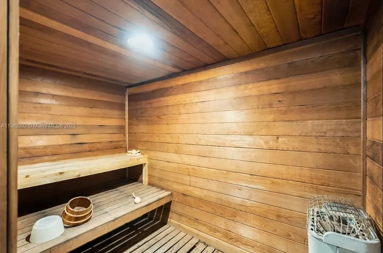 La Tour #803 image #77