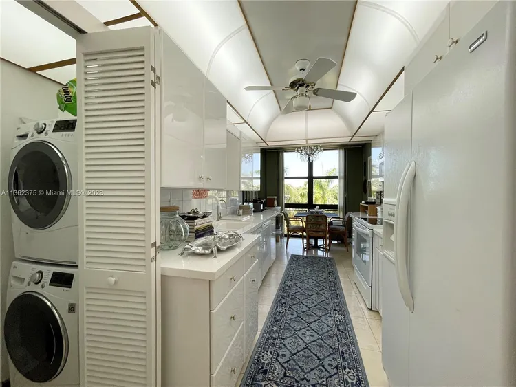 Towers of Key Biscayne #D302 image #7