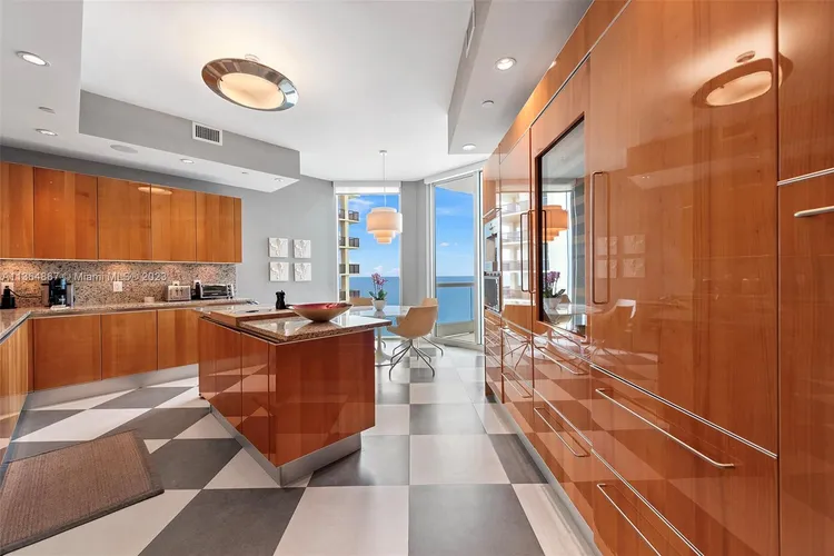 Turnberry Ocean Colony #2104 image #14