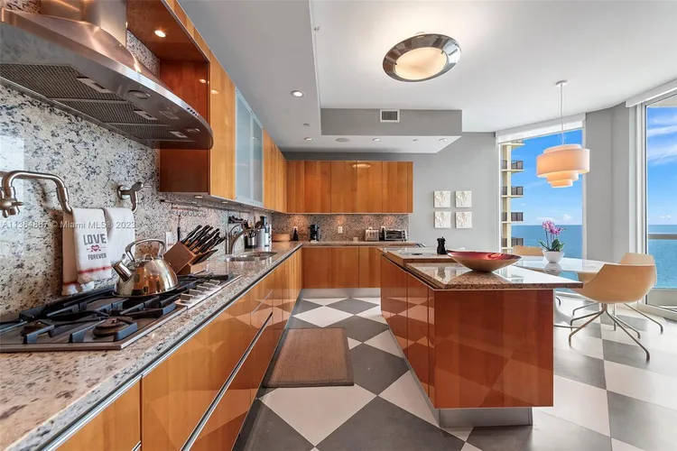 Turnberry Ocean Colony #2104 image #15