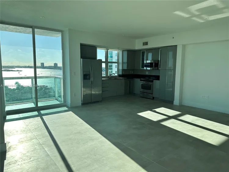 360 Condo #1413 image #18