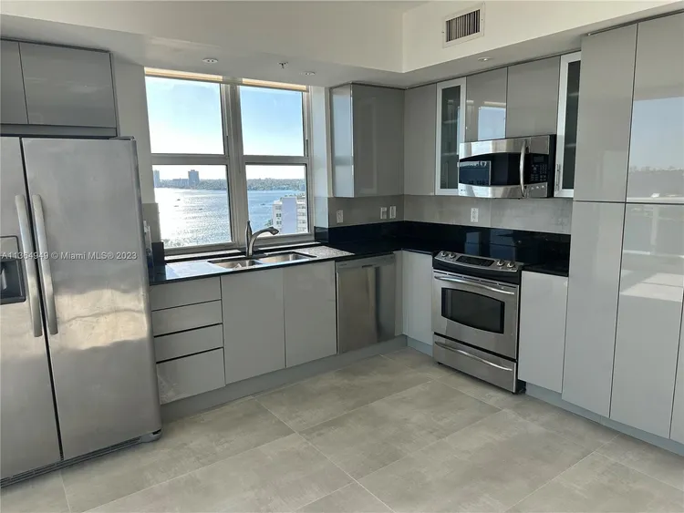 360 Condo #1413 image #19