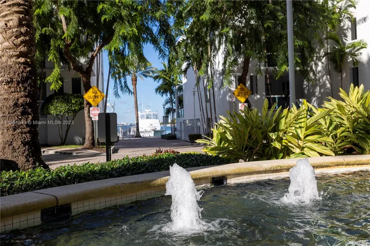 360 Condo #1413 image #23