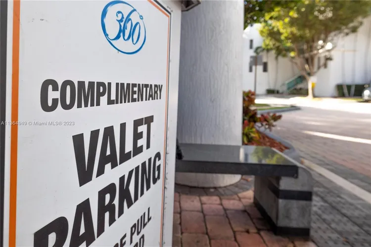 360 Condo #1413 image #28