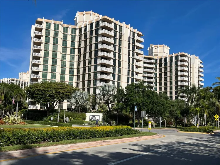 Towers of Key Biscayne #B1104 image #27