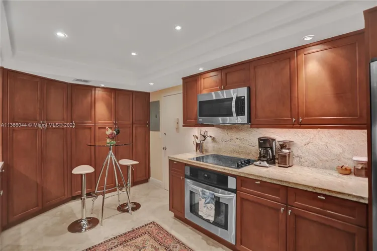 Towers of Key Biscayne #B1104 image #6