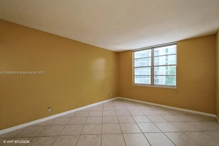 Sea Air Towers #424 image #10