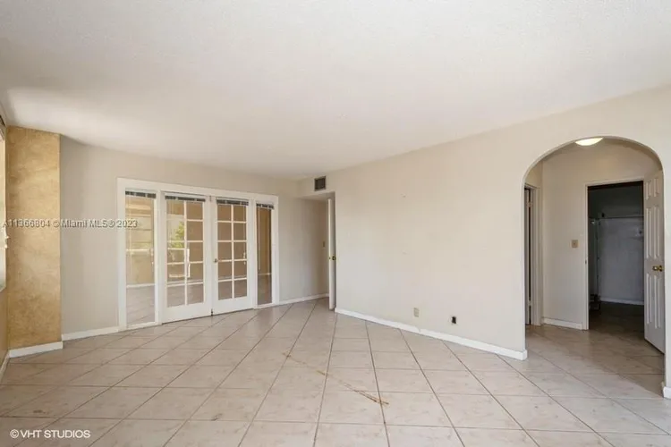 Sea Air Towers #424 image #11