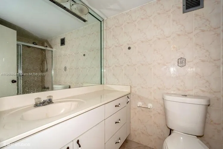 Sea Air Towers #424 image #12