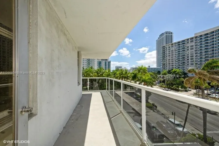 Sea Air Towers #424 image #13