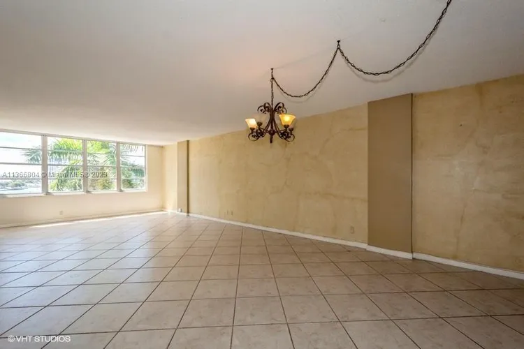 Sea Air Towers #424 image #7