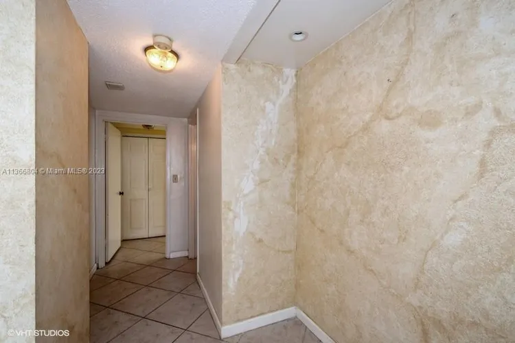 Sea Air Towers #424 image #8