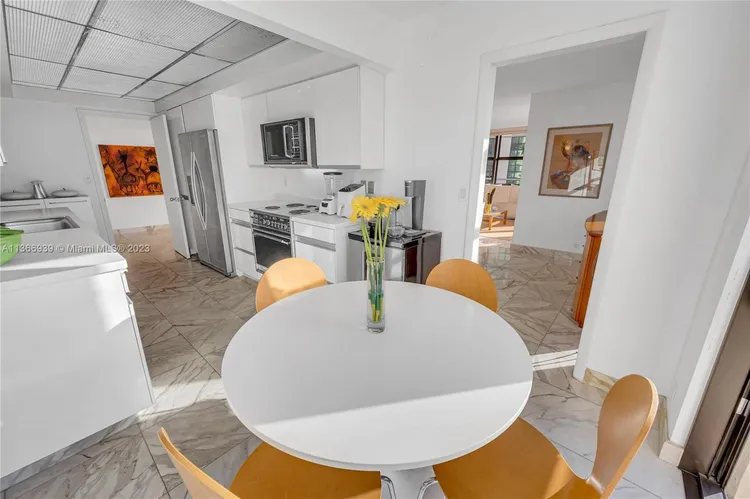 Towers of Key Biscayne #A607 image #14