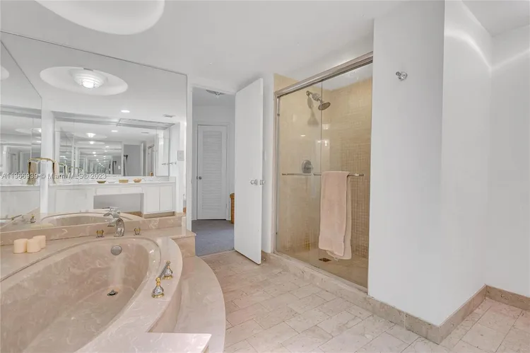 Towers of Key Biscayne #A607 image #19