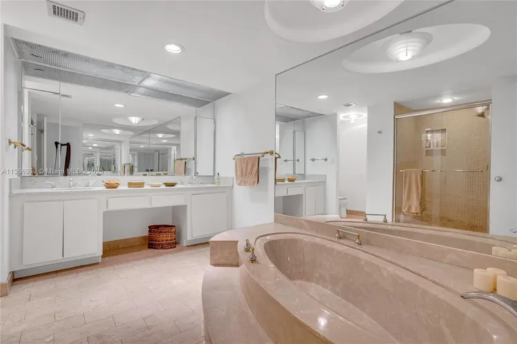 Towers of Key Biscayne #A607 image #20