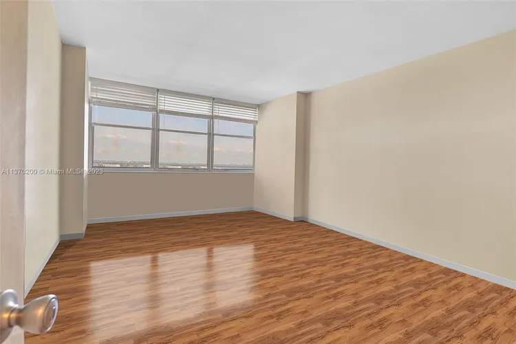 Belle Plaza #801 image #10