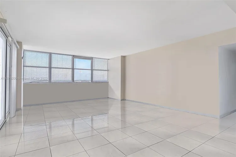 Belle Plaza #801 image #9