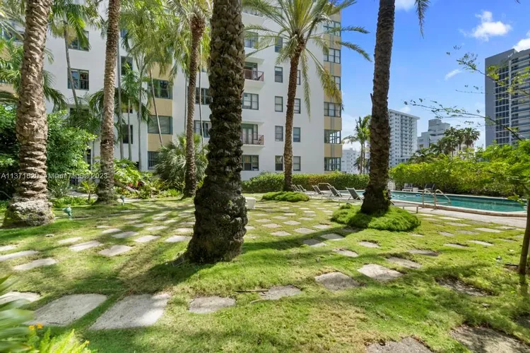 Helen Mar #1D image #20