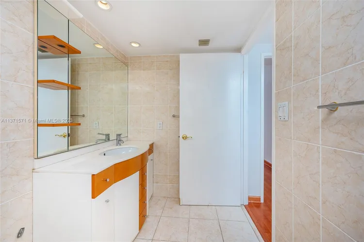 Key Colony IV Botanica #303 image #16