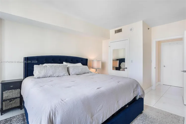 500 Brickell #3306 image #10