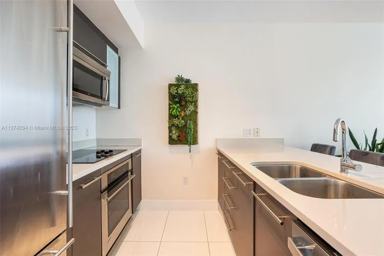 500 Brickell #3306 image #6