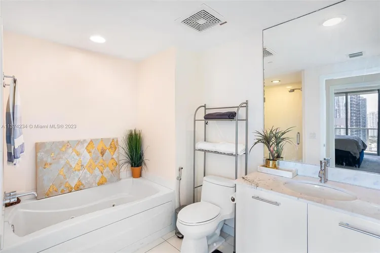 500 Brickell #3306 image #7