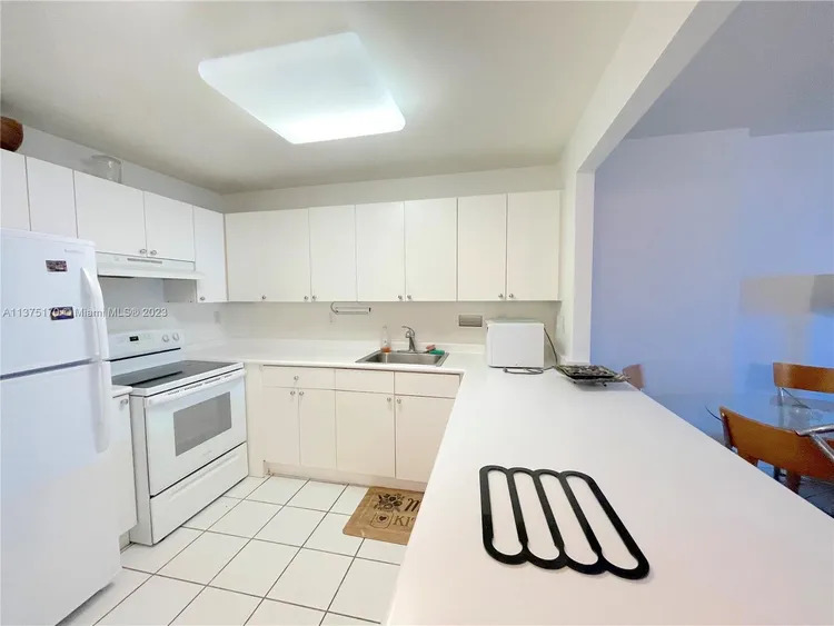 Roney Palace #630 image #13